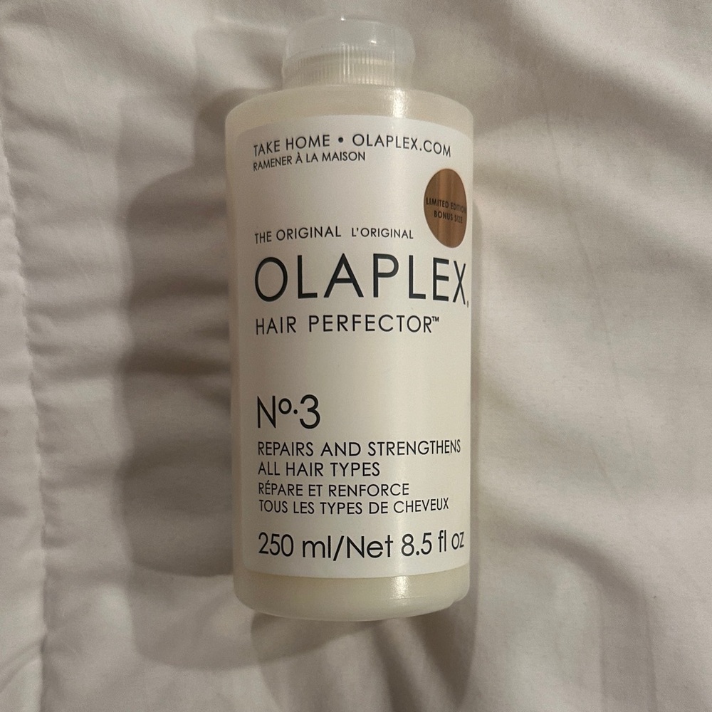 OLAPLEX No.3 Hair Perfector in Cream White